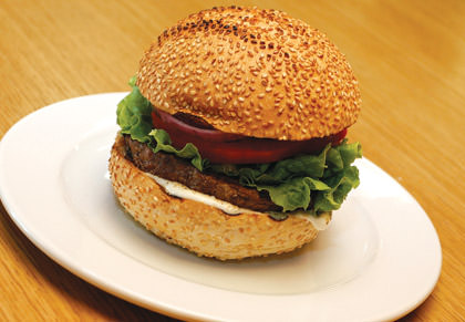 Bir Kadına Nasıl Yemek Pişirirsiniz?