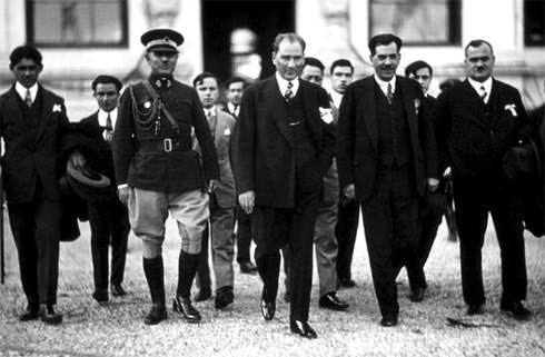 Sir HotStyle: Atatürk, Stiliyle de Lider...