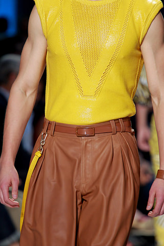 Sir HotStyle: Deri Alarmı - Deri Pantolonlar