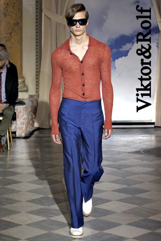 Sir HotStyle: Ve Karşınızda, ''V'' Yaka!