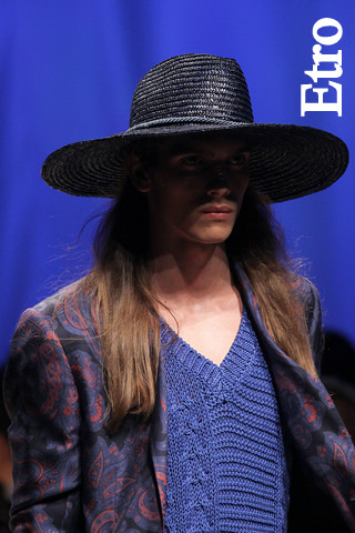 Sir HotStyle: Ve Karşınızda, ''V'' Yaka!