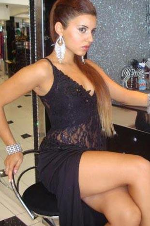 Kıbrıs'ı karıştıran seksi öğretmen skandalı