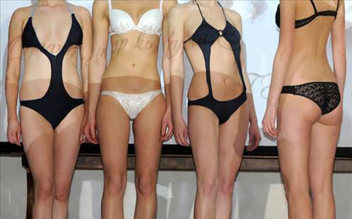 İççamaşırı ile sokak defilesi yaptılar