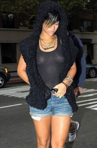 Transparan Rihanna!