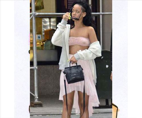 Transparan Rihanna!