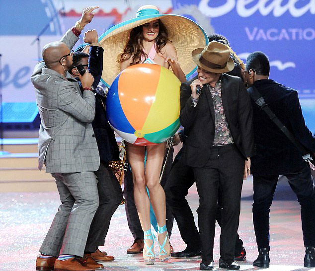 Victoria's Secret olmadan asla!