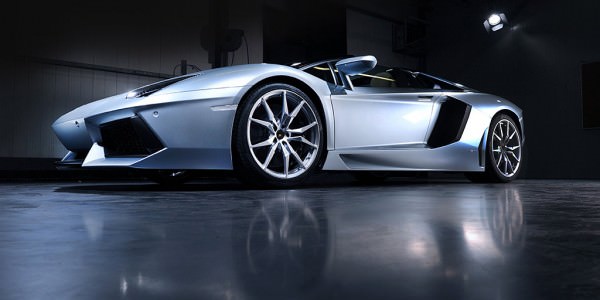 Lamborghini Aventador üstünü açtı