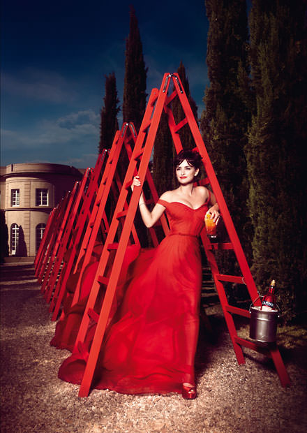 Penelope Cruz Campari reklamında poz kesti