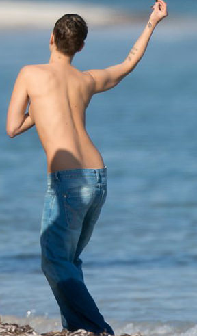 Pixie Geldof'tan sıcak pozlar