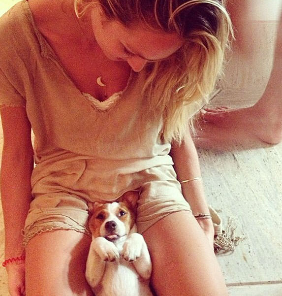 Candice’in köpeği olmak...