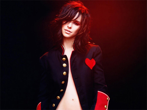 Çırılçıplak olmaya hazırlanıyor!