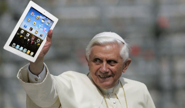 Papalar da istifa eder