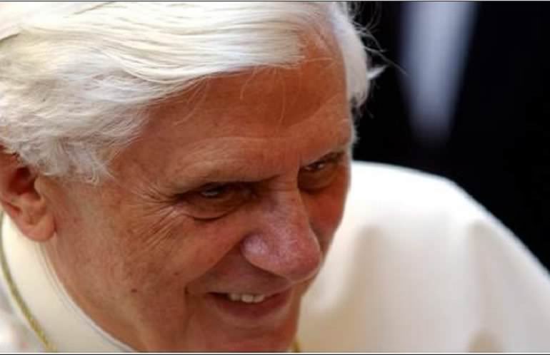 Papalar da istifa eder