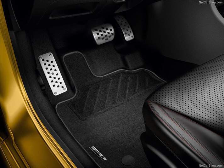 Yeni 'Clio RS 200 EDC ' ye bayılacaksın