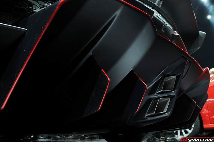 Lamborghini Veneno tanıtıldı