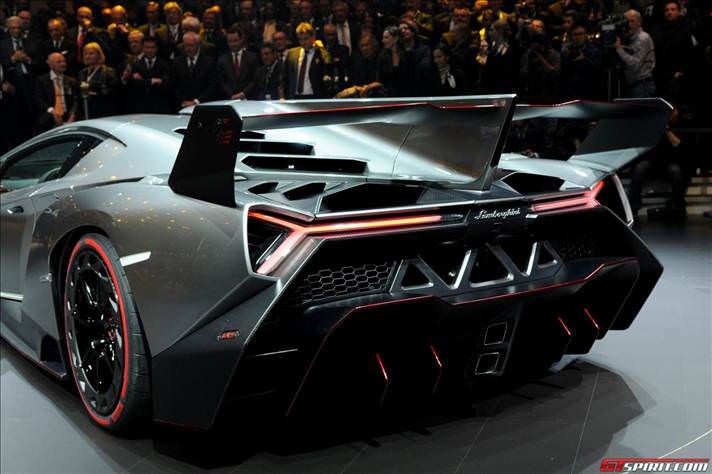 Lamborghini Veneno tanıtıldı