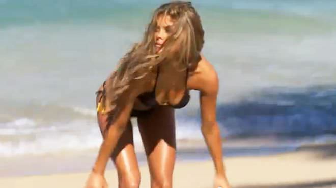 Hamburger yemek hiç bu kadar seksi olmamıştı!