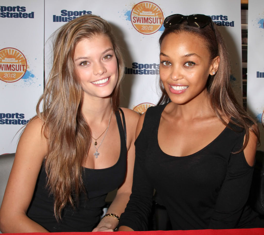 Hamburger yemek hiç bu kadar seksi olmamıştı!