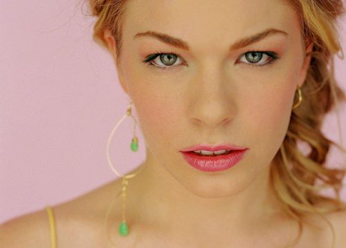 Sinirleri bozan ünlü isimler