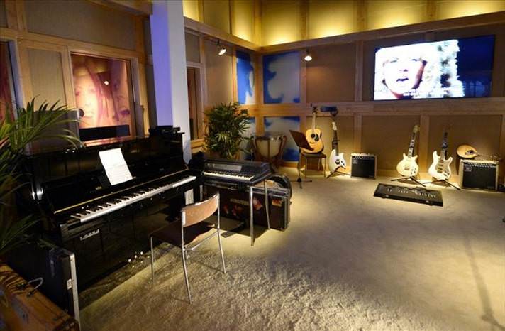 ABBA müzesi kapılarını açtı