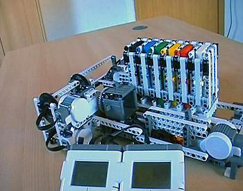 Lego ile yapılmış  çok gelişmiş makineler