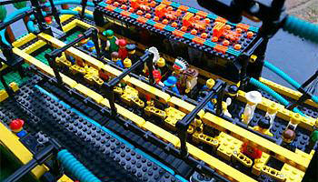 Lego ile yapılmış  çok gelişmiş makineler