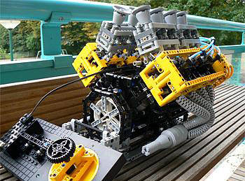 Lego ile yapılmış  çok gelişmiş makineler