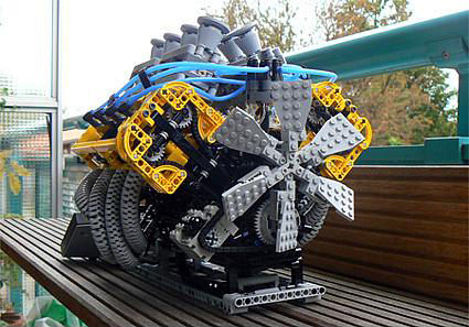 Lego ile yapılmış  çok gelişmiş makineler