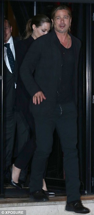 Doğum günü kutlamasına erken başladılar