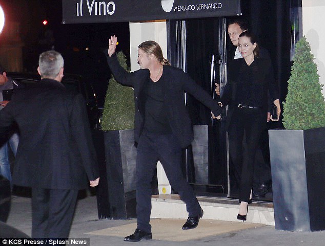 Doğum günü kutlamasına erken başladılar