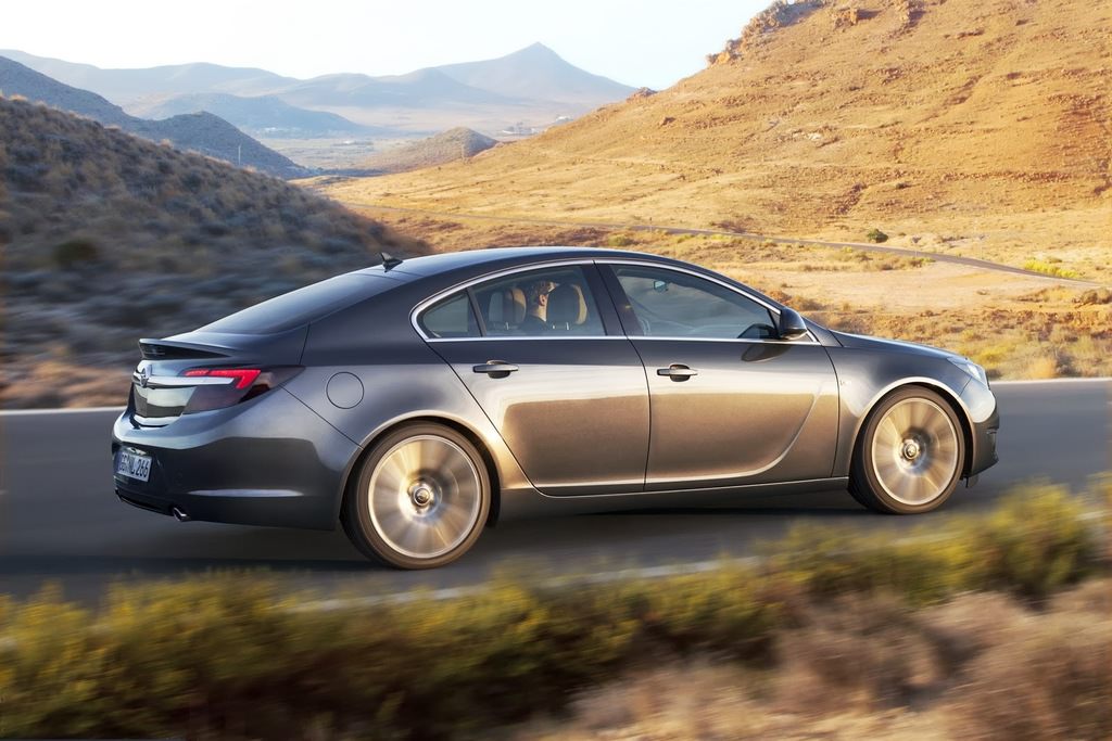 Makyajlı Opel Insignia eylülde Türkiye'de