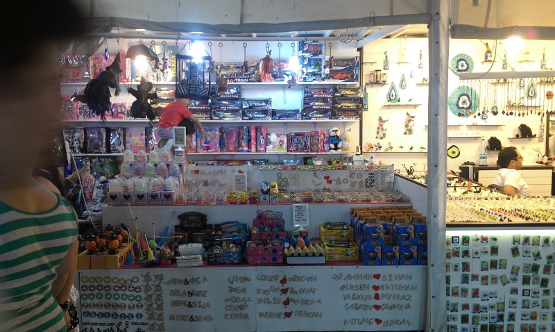 Alaçatı’da Sokak Modası: Çatladıkapı