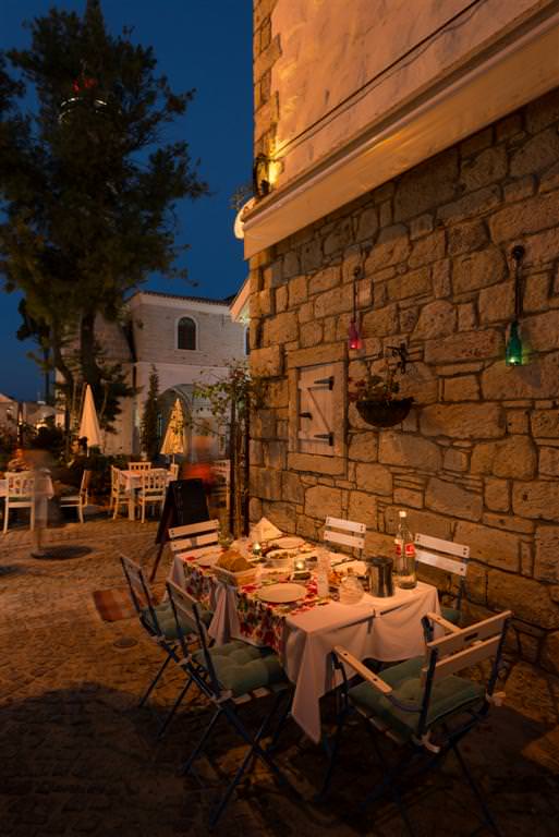 Alaçatı’da Bir Güzel Butik Otel : Kedili Ev