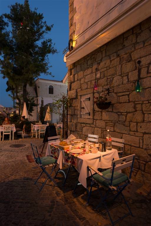 Alaçatı’da Bir Güzel Butik Otel : Kedili Ev