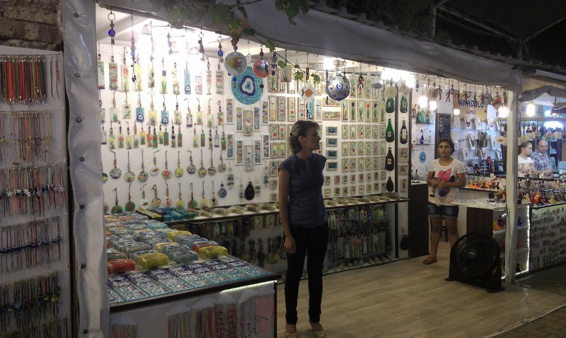 Alaçatı’da Sokak Modası: Çatladıkapı