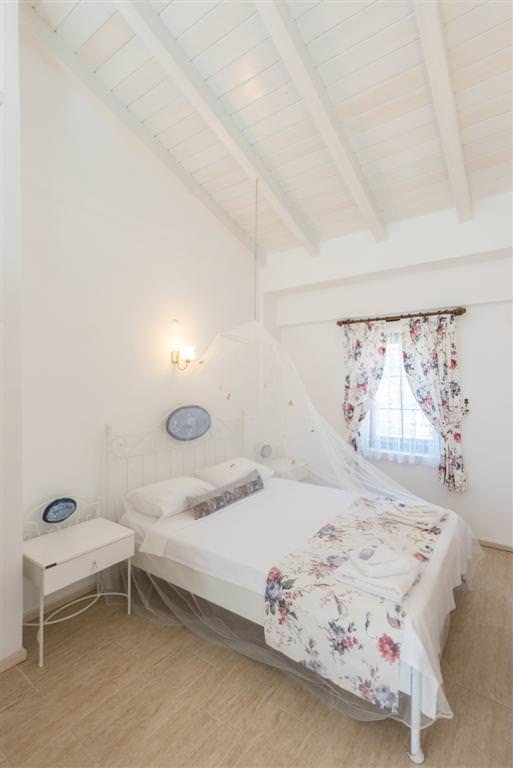 Alaçatı’da Bir Güzel Butik Otel : Kedili Ev