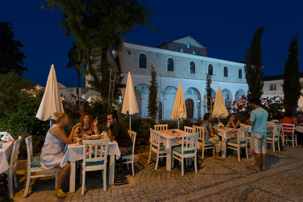 Alaçatı’da Bir Güzel Butik Otel : Kedili Ev