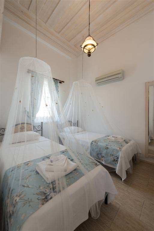 Alaçatı’da Bir Güzel Butik Otel : Kedili Ev