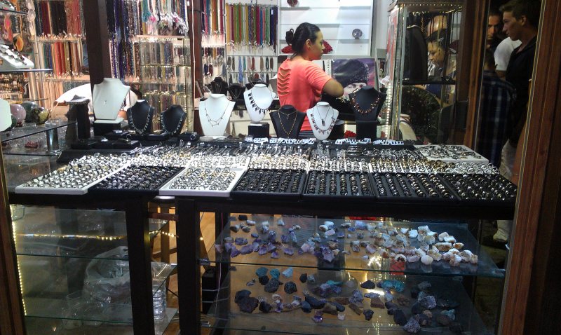 Alaçatı’da Sokak Modası: Çatladıkapı