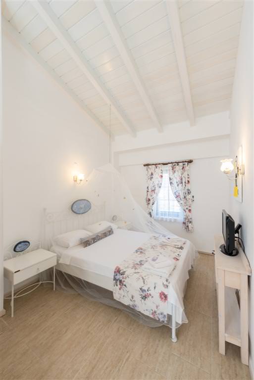 Alaçatı’da Bir Güzel Butik Otel : Kedili Ev