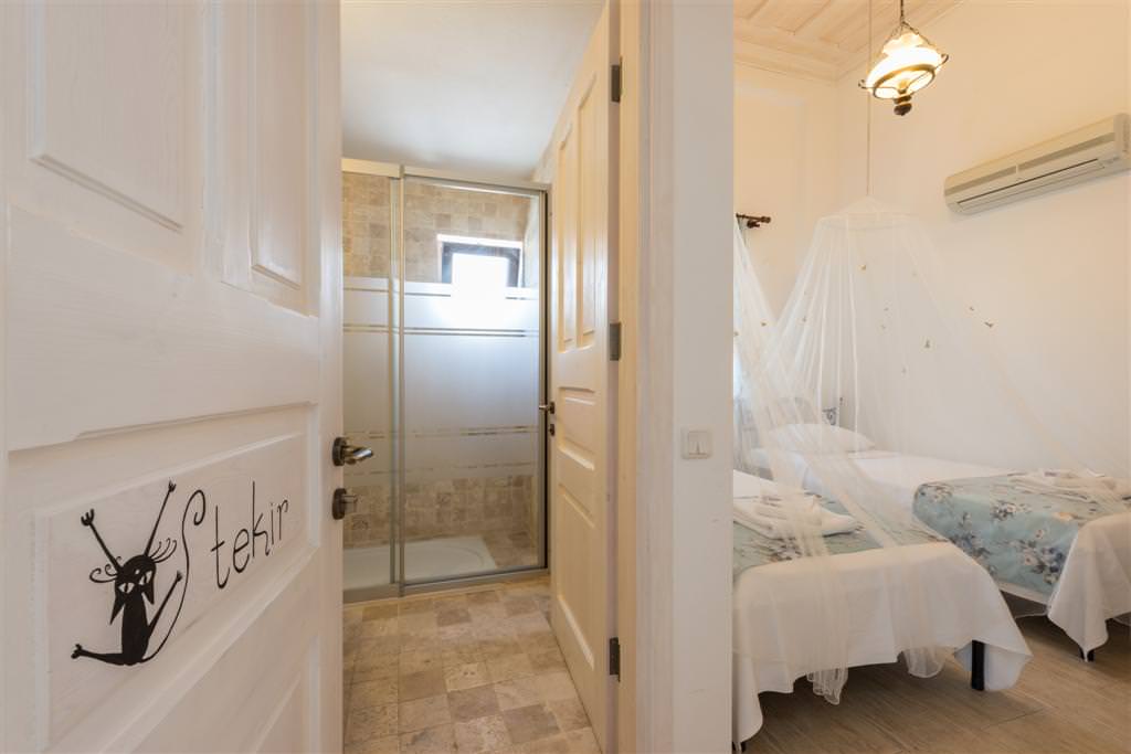 Alaçatı’da Bir Güzel Butik Otel : Kedili Ev