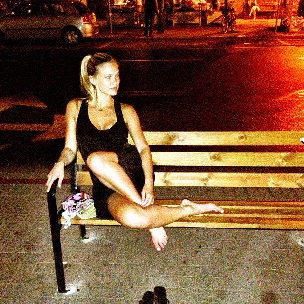 Bar Refaeli instagram bağımlısı