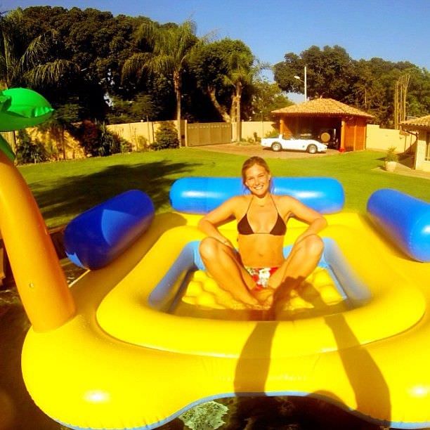 Bar Refaeli instagram bağımlısı