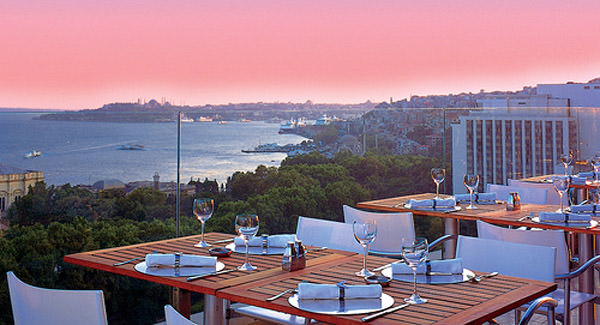 Sevgililer günü için en romantik mekanlar