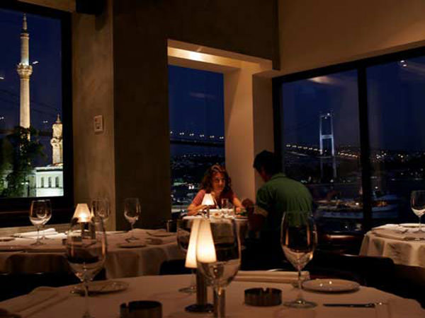 Sevgililer günü için en romantik mekanlar