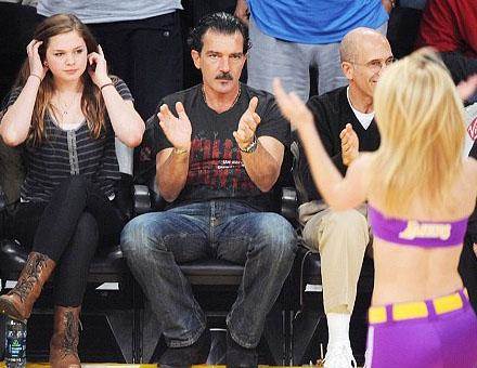 Ünlüler ve ponpon kızlar