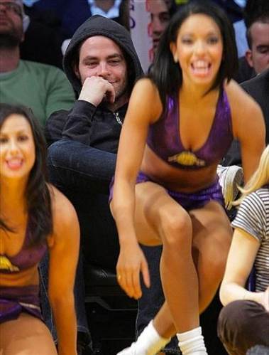 Ünlüler ve ponpon kızlar