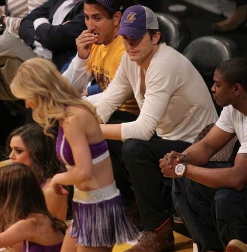 Ünlüler ve ponpon kızlar