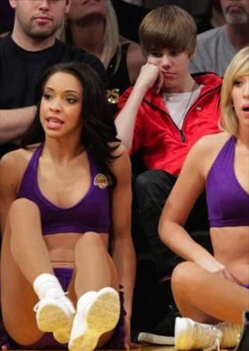 Ünlüler ve ponpon kızlar