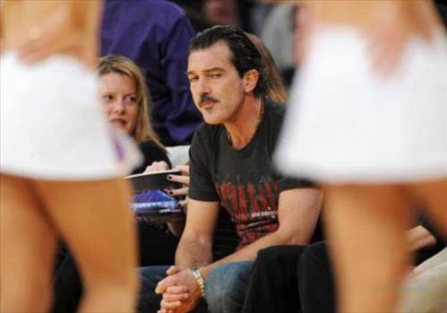 Ünlüler ve ponpon kızlar